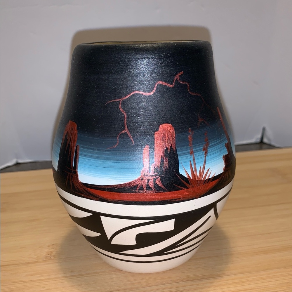 Navajo Native American Pottery Vase/Pot: Landscape / Lightning/ Artist Signed